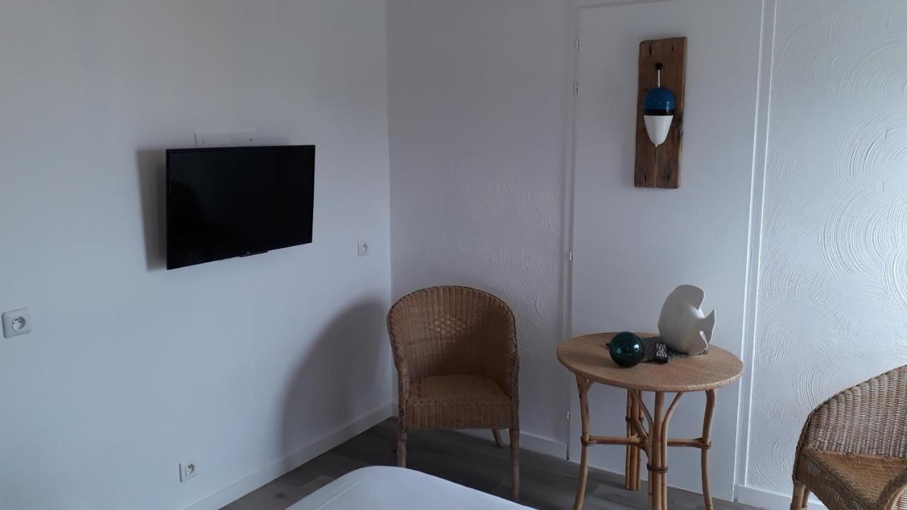 Hotel Les Esseppes L'Epine  Экстерьер фото